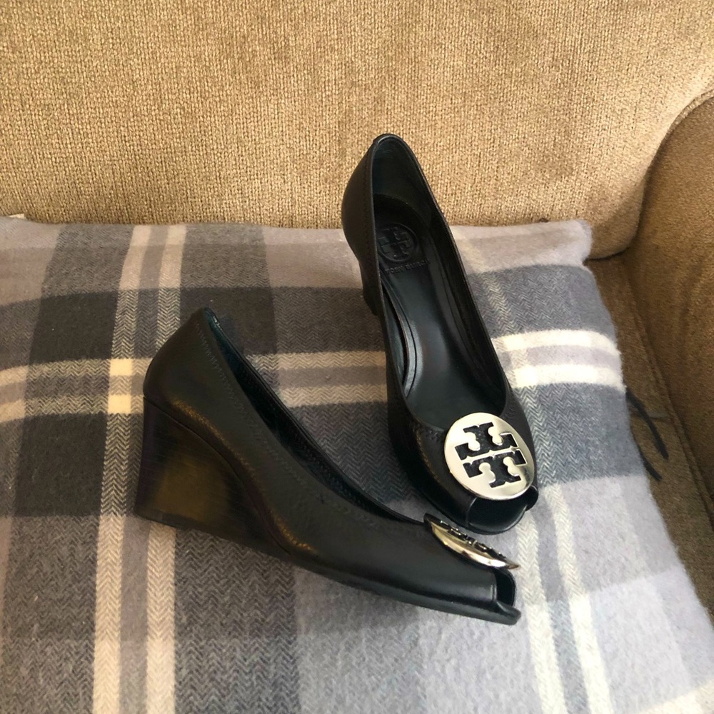 Tory Burch Open Toe Black and Gold Leather Wedge